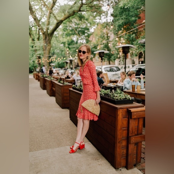 Boden Floral Print V-neck Red Dress - Picture 3 of 15